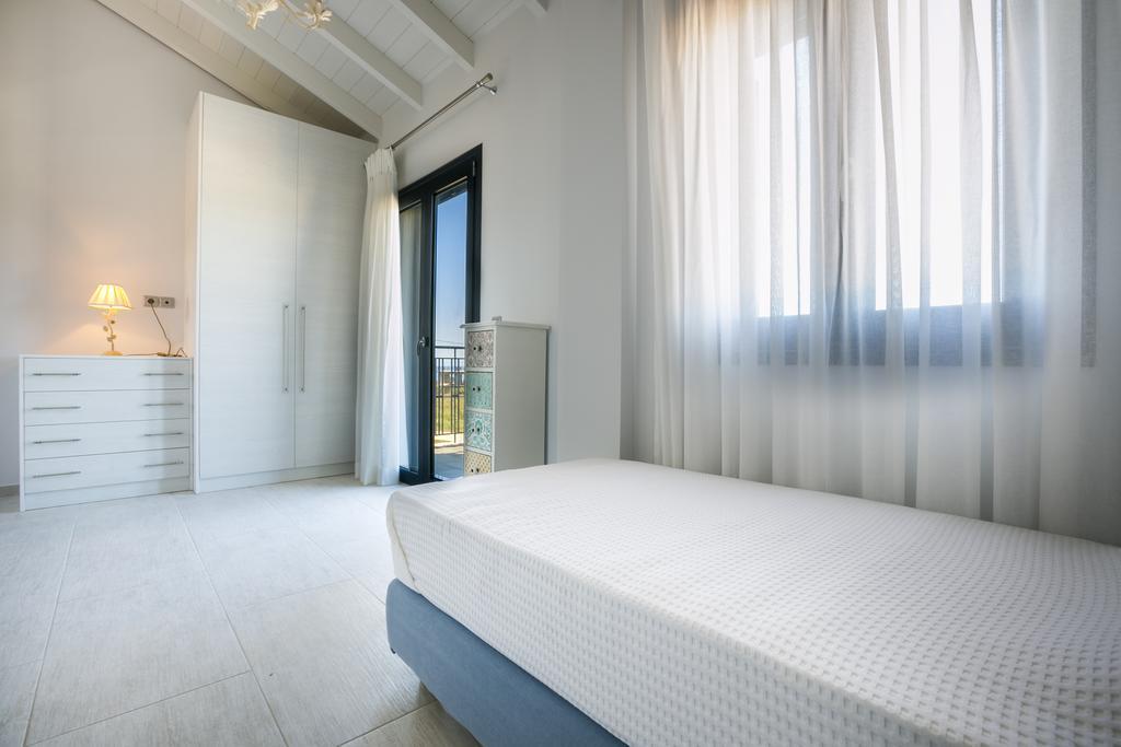 Seirios Luxury Villa Svoronata Bagian luar foto