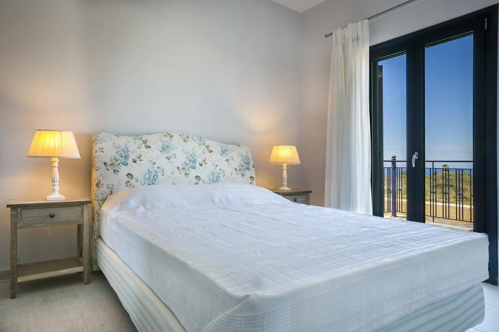 Seirios Luxury Villa Svoronata Bagian luar foto