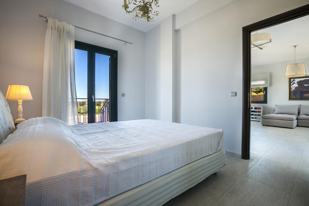 Seirios Luxury Villa Svoronata Bagian luar foto